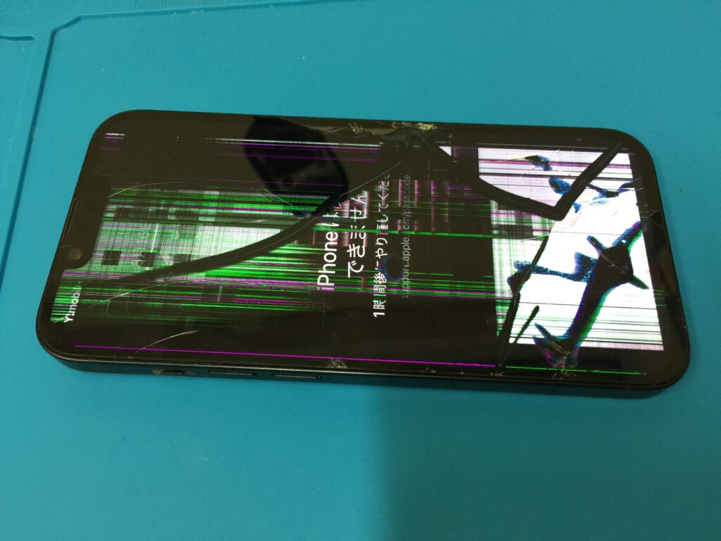 iPhone14の画面割れと液晶故障とタッチ操作誤作動を液晶交換で修理しま