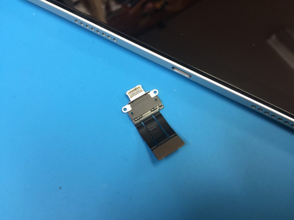 iPad Pro 11インチ 第3世代の充電ができなくなった症状・タイプC充電