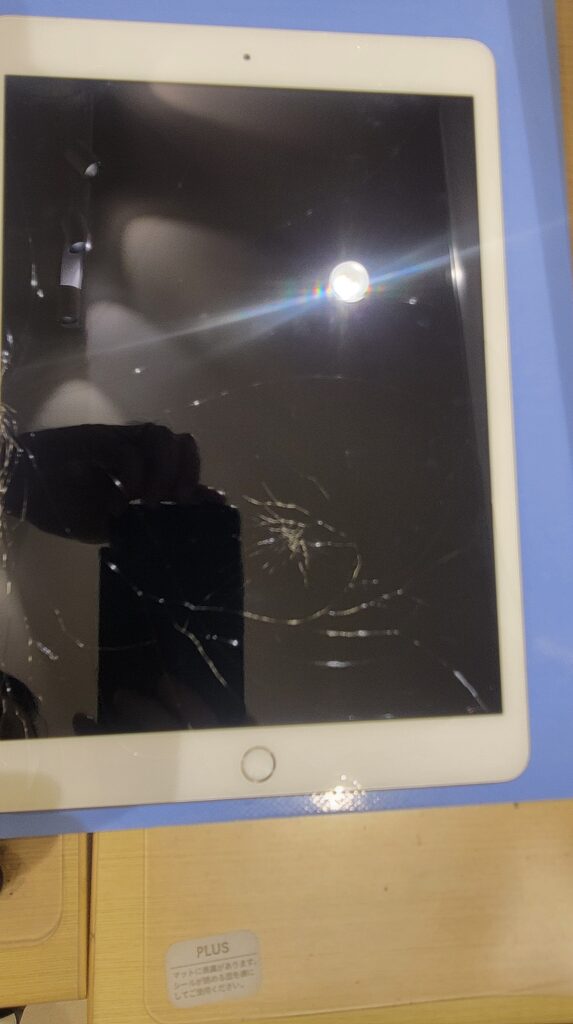 iPad】iPadの画面割れが発生する原因とは？ | スマホスピタル ekimo