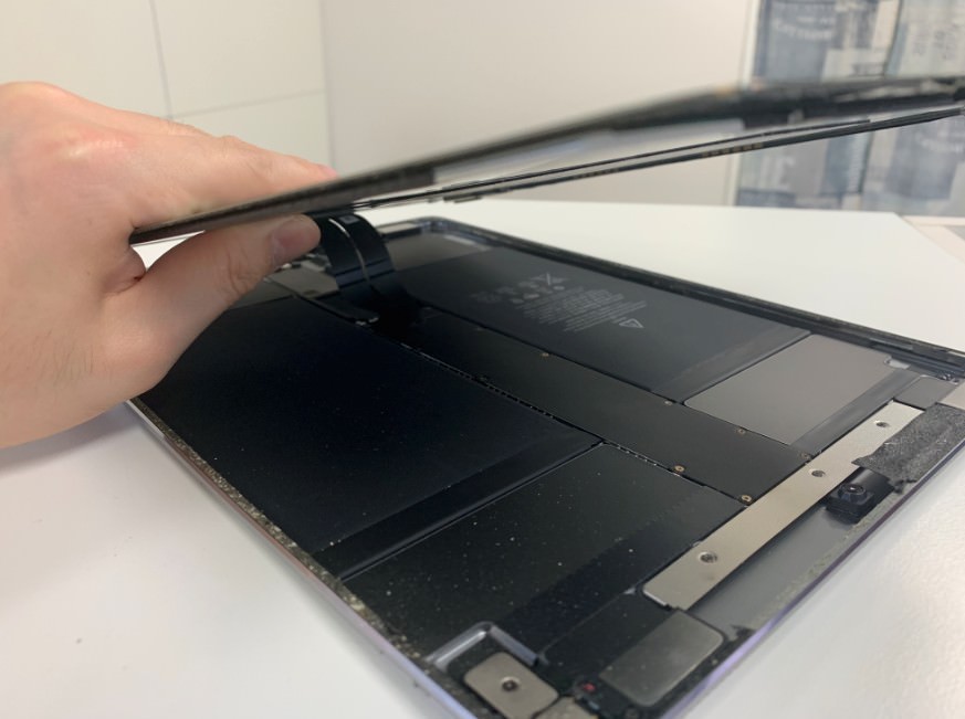 iPadPro 12.9インチ 第1世代のバッテリー交換も即日対応！充電が短時間