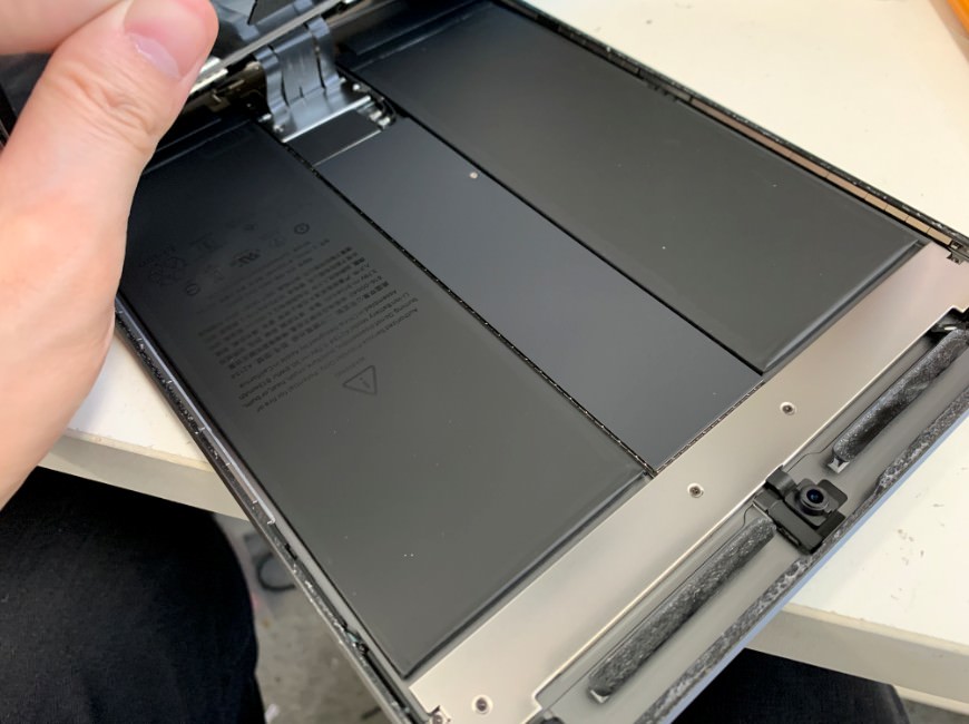 iPad Air 第3世代の充電口修理も即日対応！充電出来ない症状がデータ