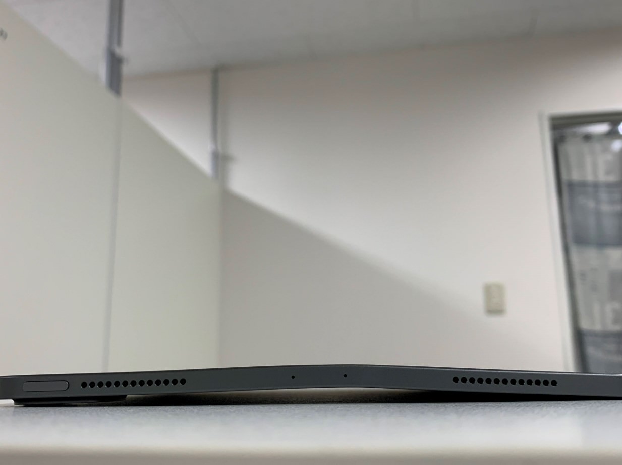 iPadPro11 第2世代は簡単に曲がる!?変形した本体をスマホスピタル町田