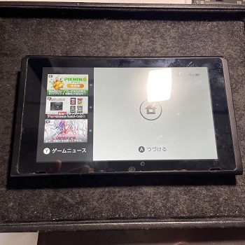 起きてゲームしようとしたらswitchの画面に縦線が(´;ω;｀)液晶交換で