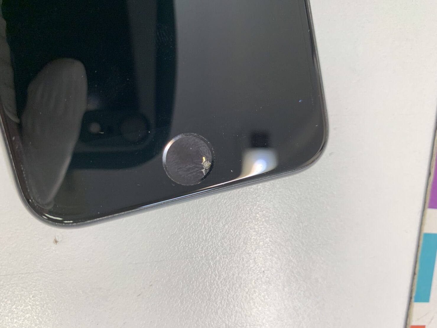 iPhoneSE第3世代のホームボタン故障も対応開始！ – iPhone修理鹿児島