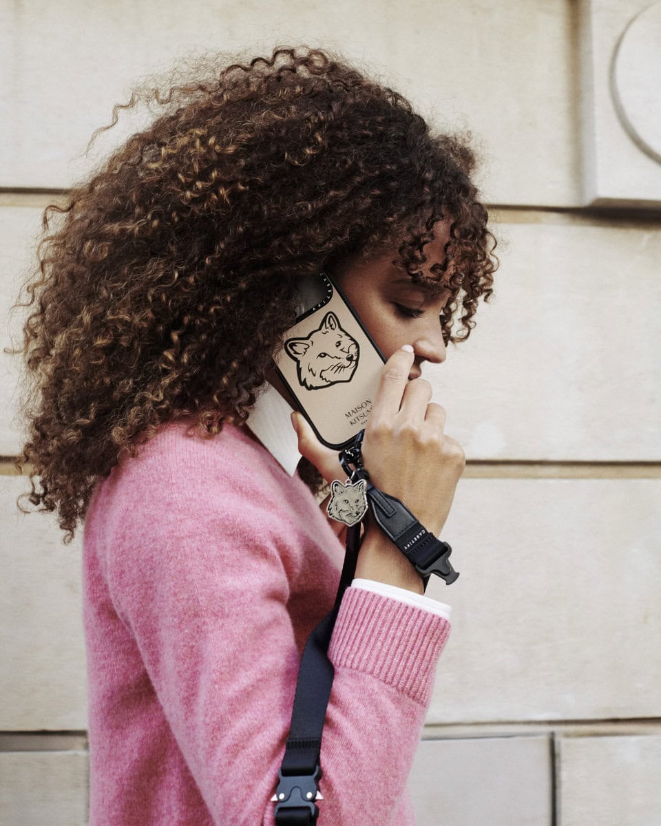 メゾン キツネのスマホグッズ、即完売の予感」ケースティファイとの