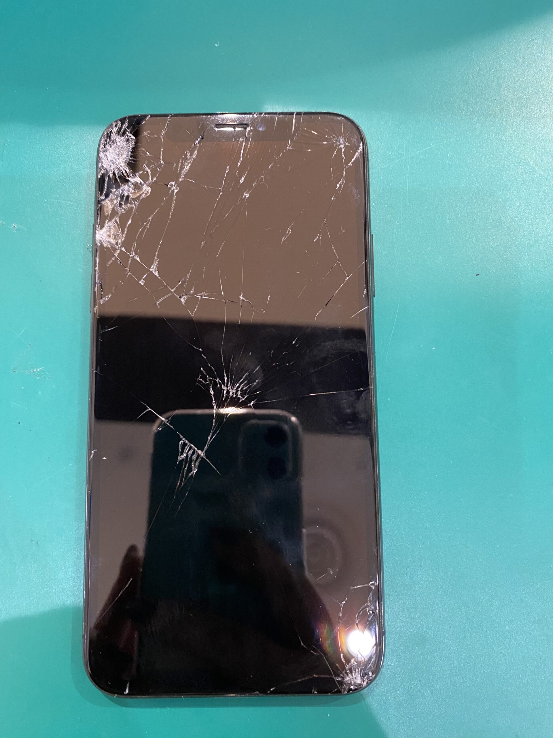 イオンモール倉敷店】iPhone X 画面割れ、液晶漏れ交換修理 倉敷市から