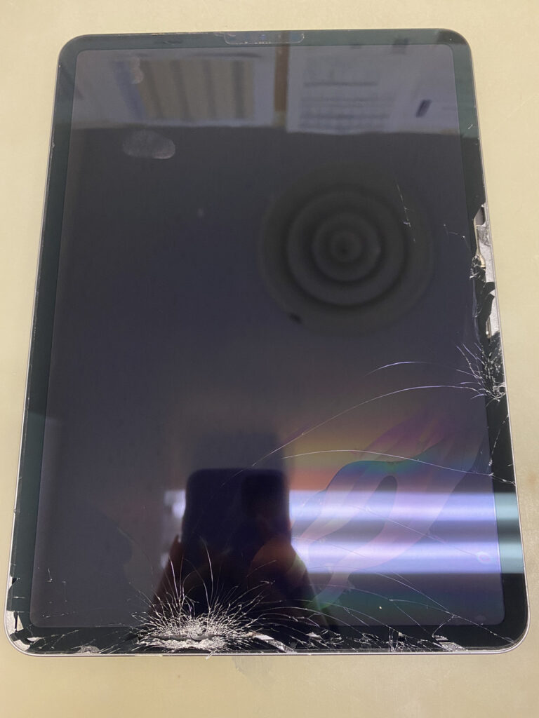 iPadPro11インチ 第2世代】映らなくなった液晶画面の交換修理実績