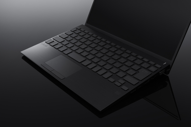 人には見えない、僕には見える？「隠し刻印」採用 VAIO SX12 / SX14