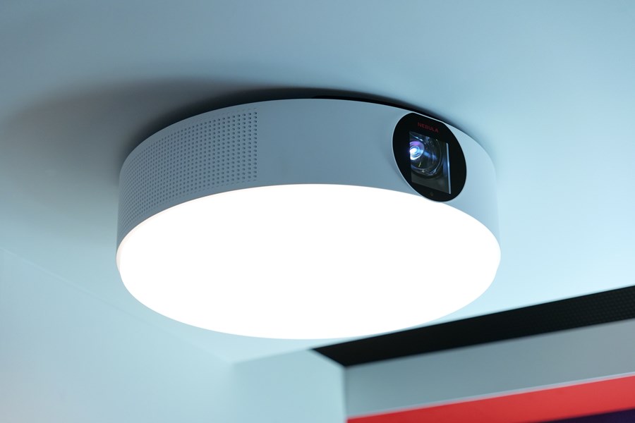 これを待っていた！世界初AndroidTV搭載シーリングプロジェクター