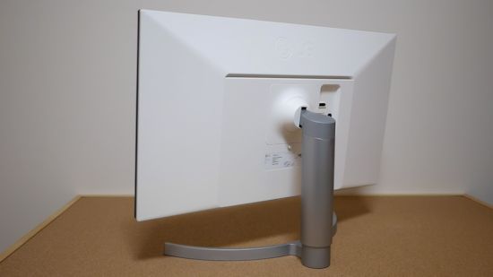 新機能満載のコスパがいい「4Kモニター」（LG 27UL650-W）を見て