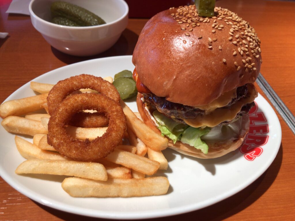 新富町でちゃんと満腹になるハンバーガー｜BROZERS' 新富町店のダブル