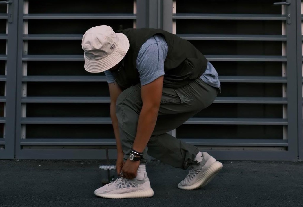 adidas Yeezy 350 V2 CMPCT “Slate Bone” Keeps It Easy | SNKRDUNK