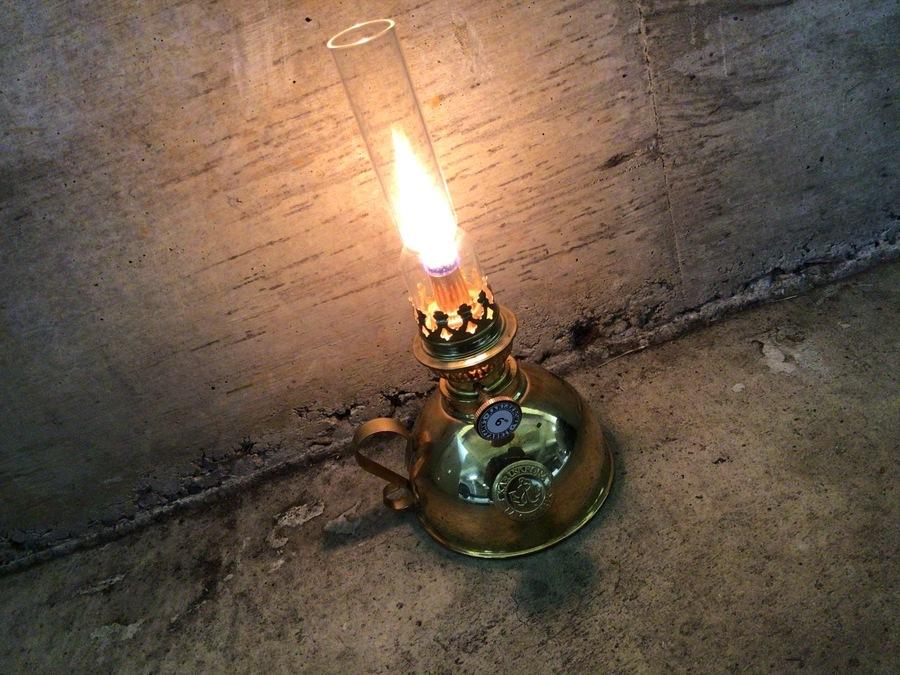 カールスクローナのナイトランプ入荷！入手困難なオイルランプ