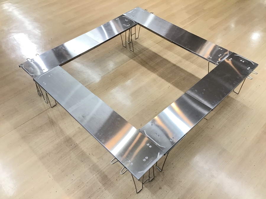 焚き火を囲ってご飯を！！囲炉裏テーブルをご紹介！！[2020.10.17発行