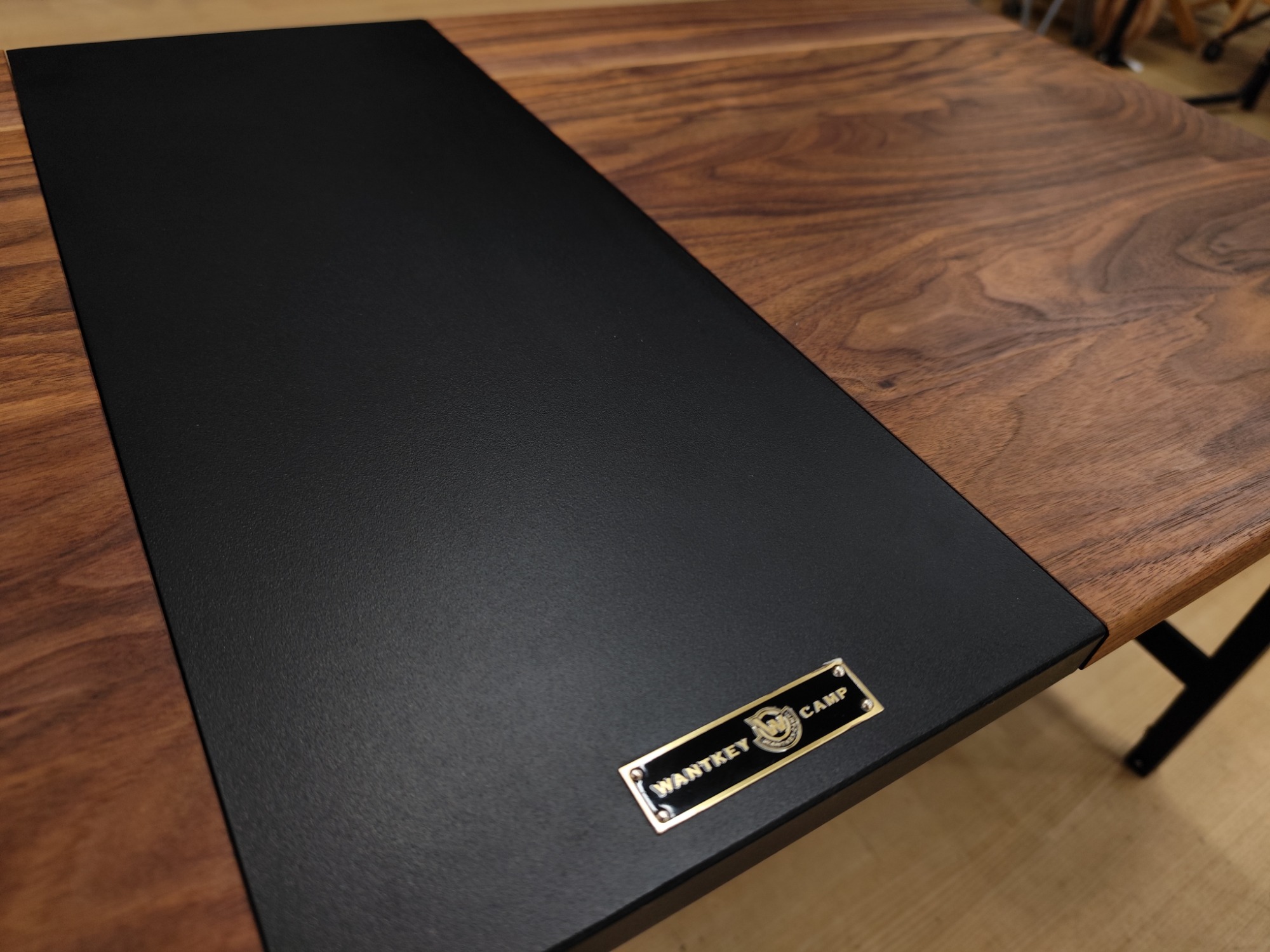 カッコよさと機能性が溢れた逸品！『WANTKEY STG TABLE』[2024.07.04