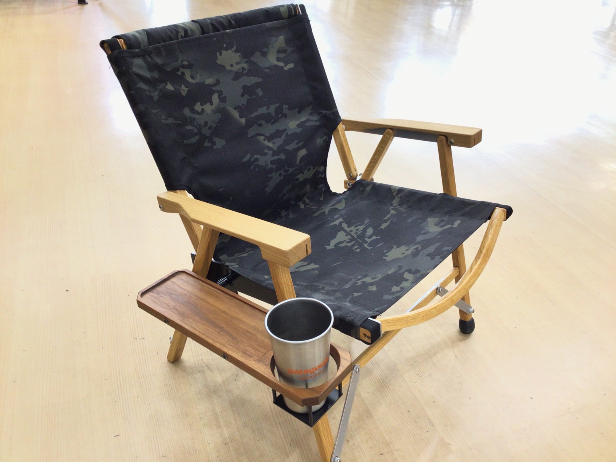 インアバンスのONESTABLE(ワンズテーブル)でカーミットチェア周りを