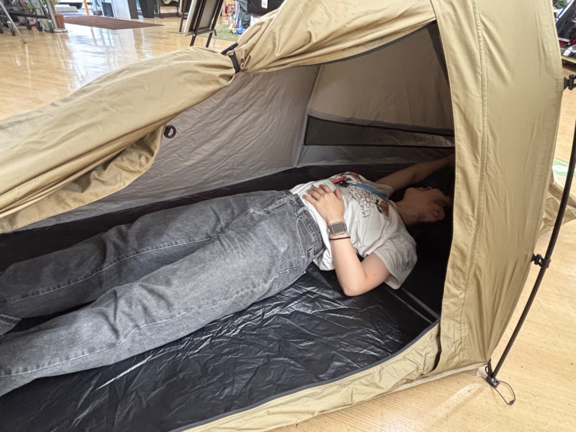 Helinox×NEIGHBORHOODのコラボテント・タープ・チェアが勢ぞろい