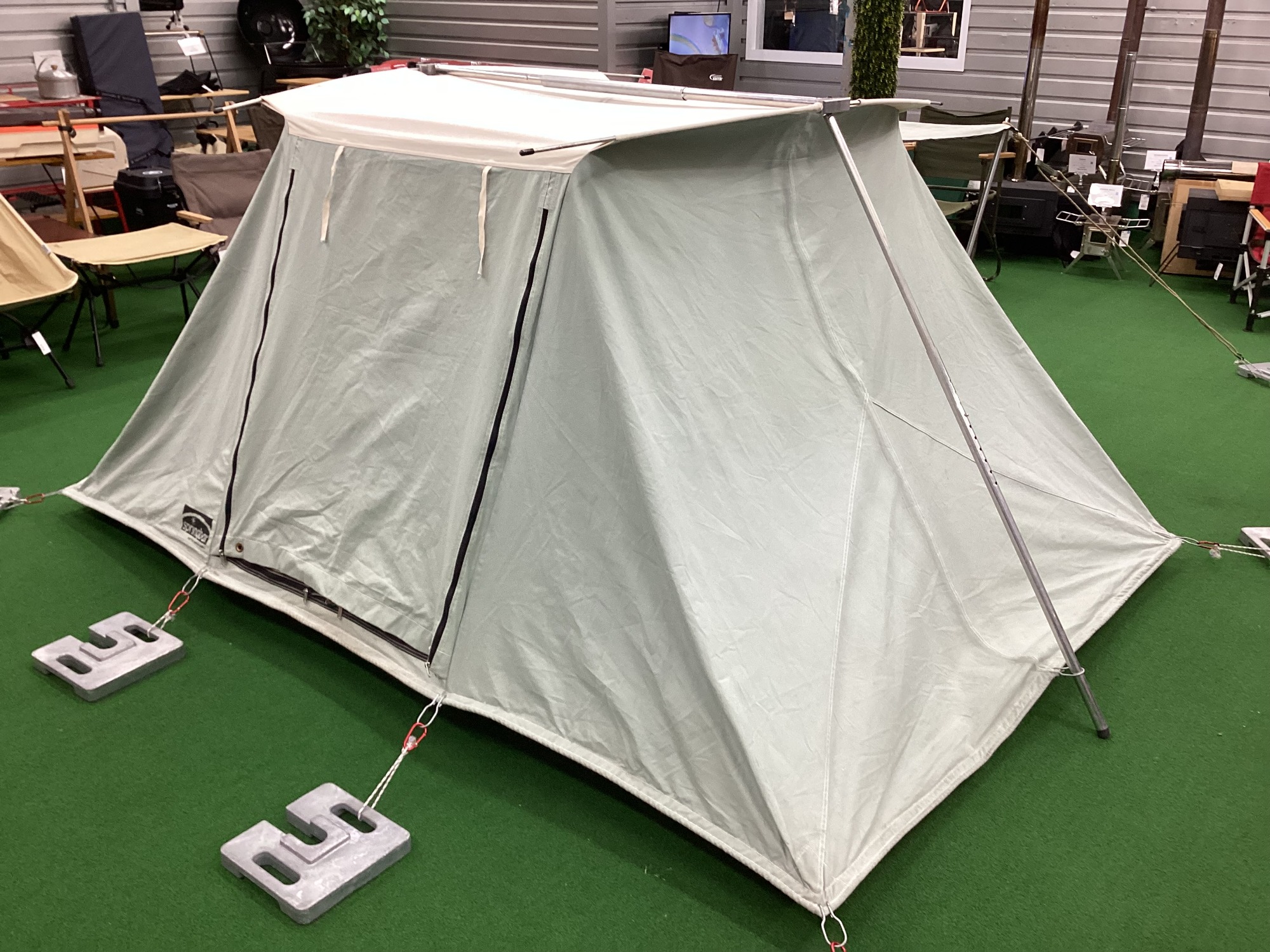 スプリングバー方式の小型テント！カーカムスのコンパクト2をご紹介