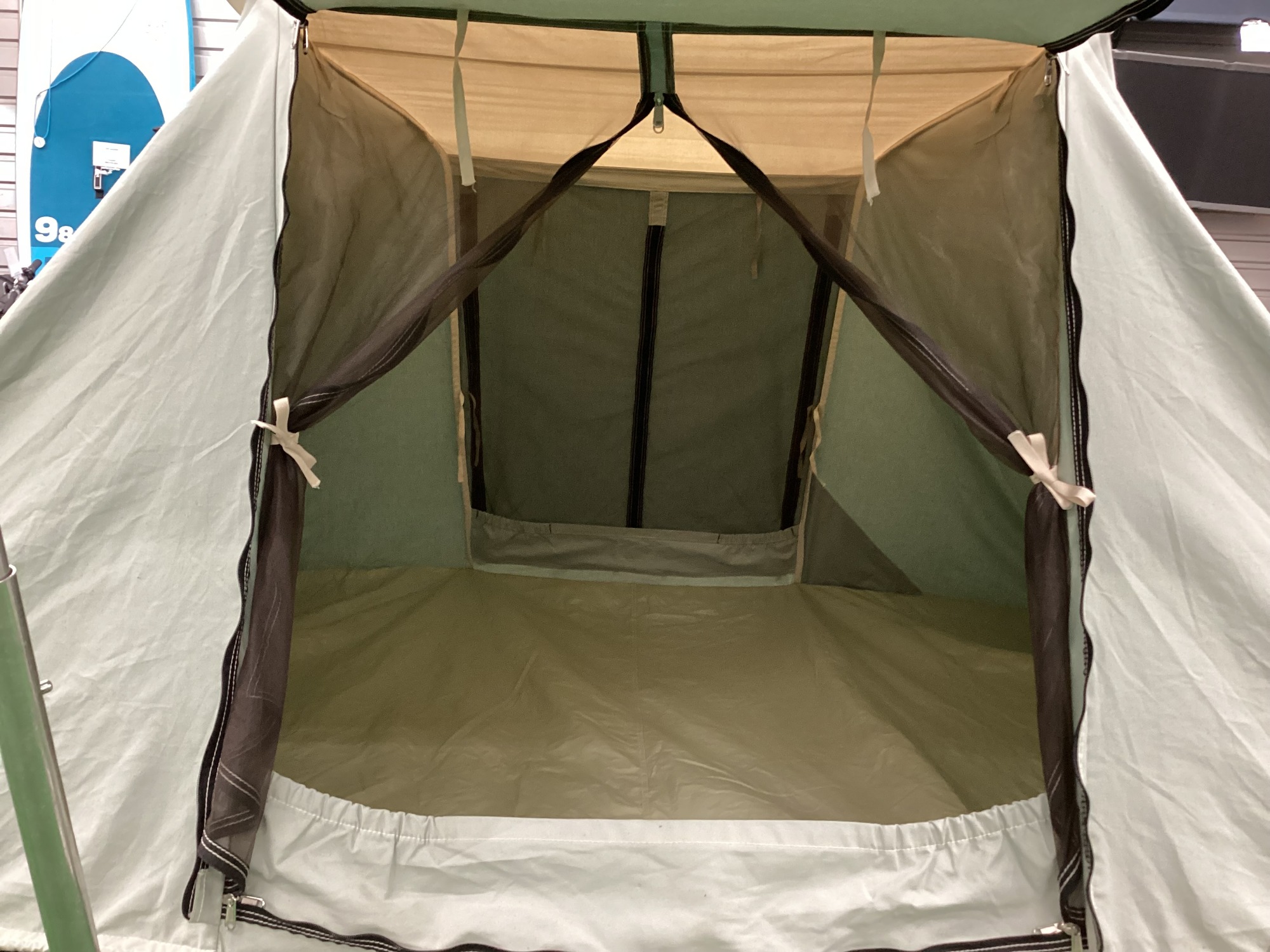 スプリングバー方式の小型テント！カーカムスのコンパクト2をご紹介