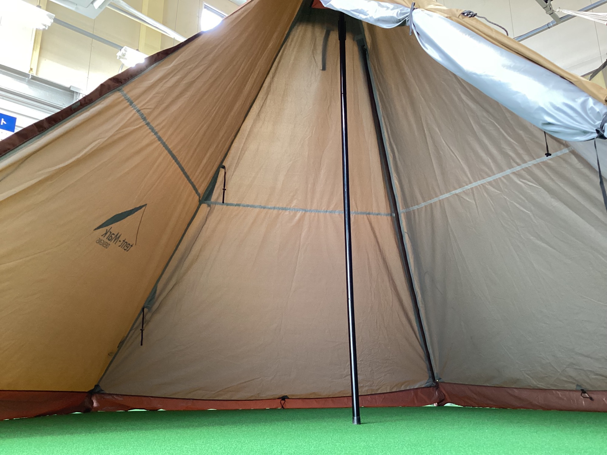 軽量かつ耐水性を誇るモノポールテント「サーカスST」をご紹介