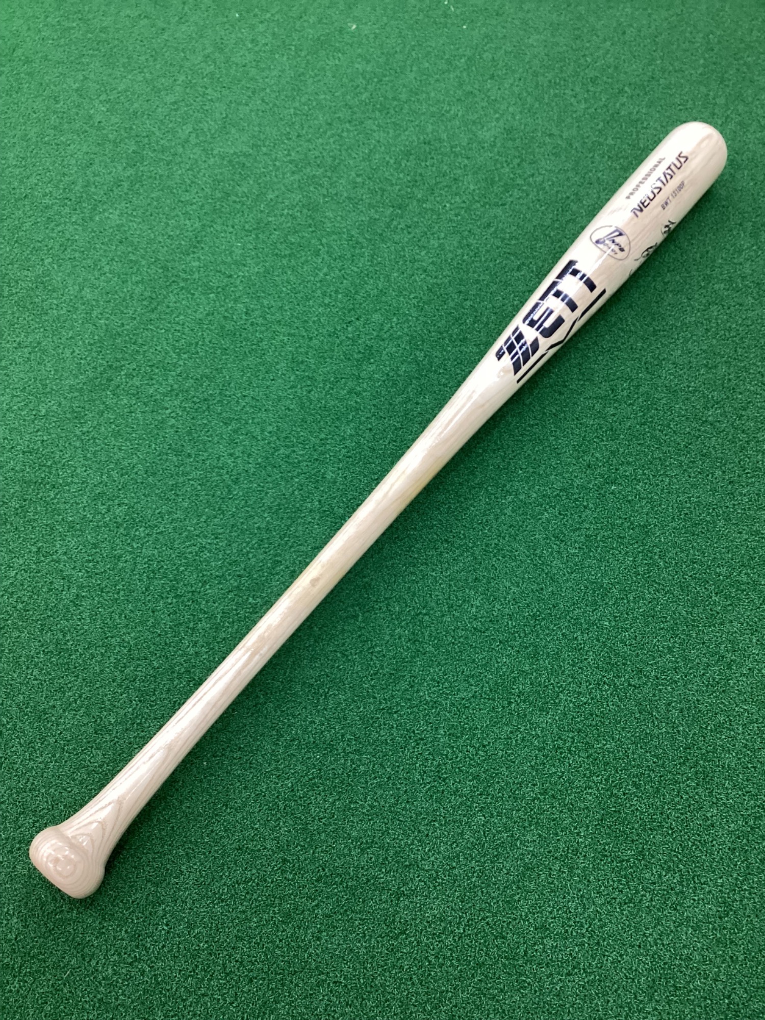 プロ仕様バット！昨年引退の杉谷拳士や往年の選手のバットも！[2024.04