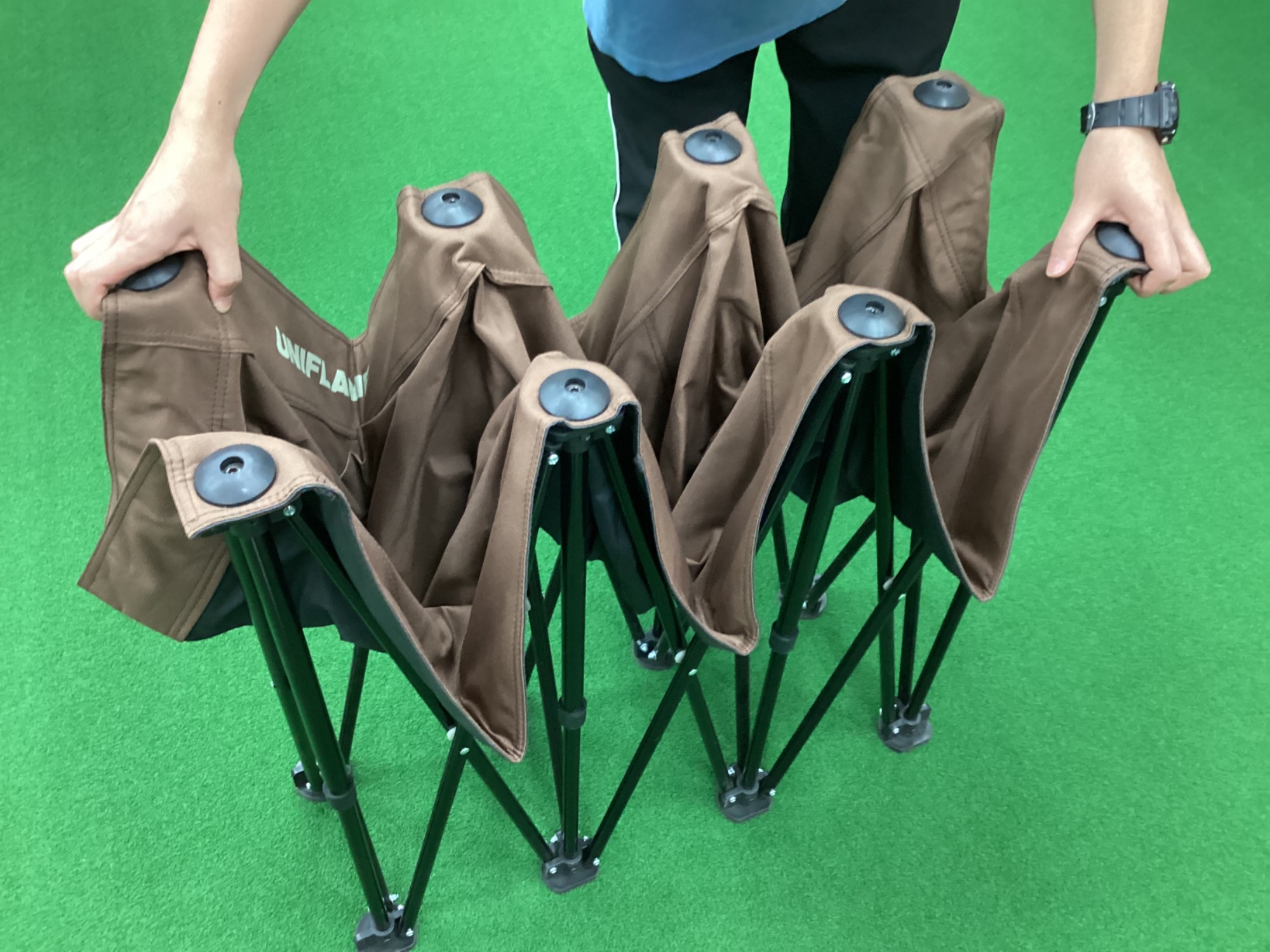 超簡単！ワンタッチで広げて終わり！ユニフレームのリラックスコット