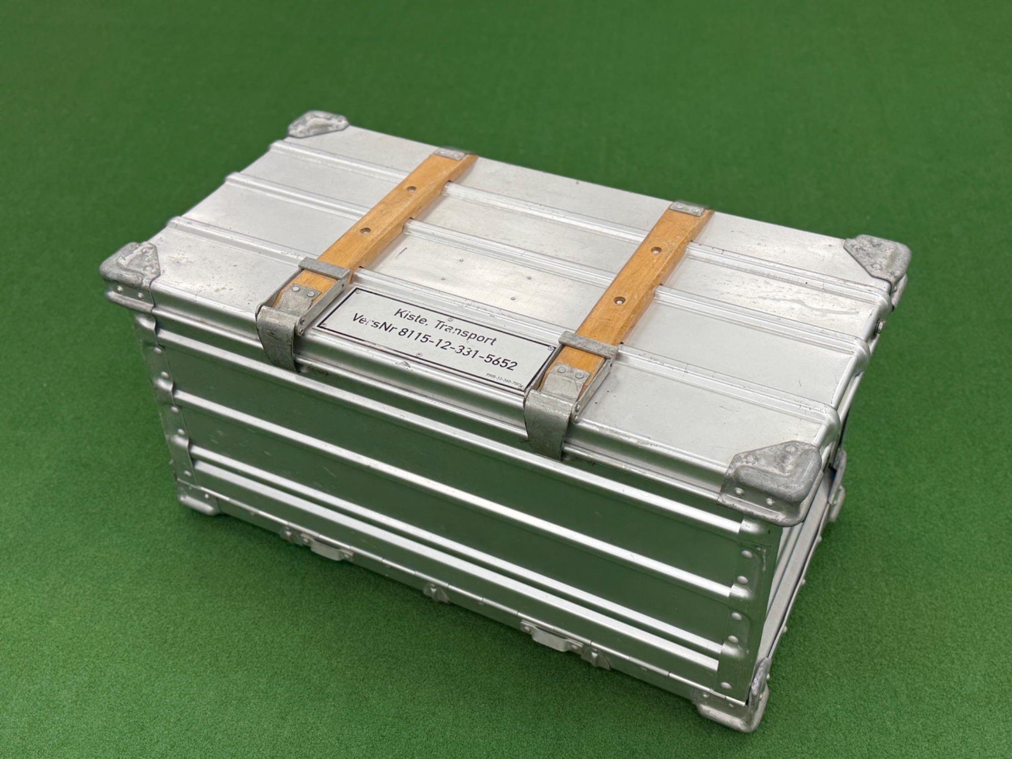 新年一発目！】Zarges(ツァーゲス)のヴィンテージアルミコンテナのご