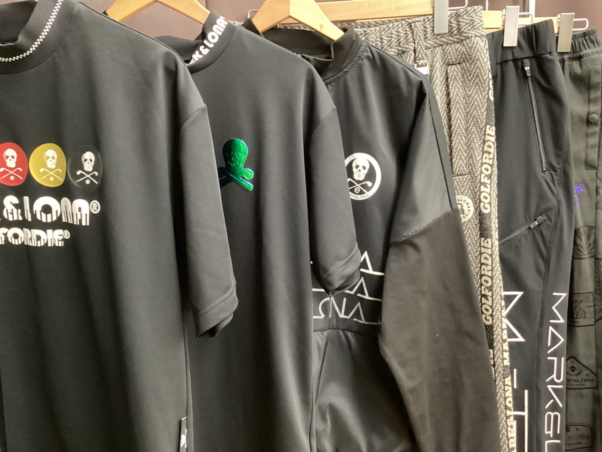 高年式マークアンドロナのゴルフウェアが大量入荷！一部ご紹介