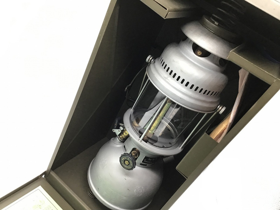 ドイツ軍仕様のPetromax(ペトロマックス) HK500 カッコ良い専用ケース