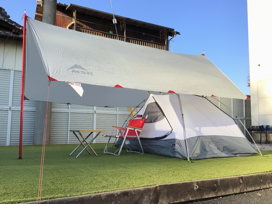 ソロキャンパー必見！MSRの軽量タープ「ギャラクシーウイング