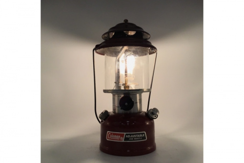 短い期間でのみ製造されたColeman(コールマン)の286Aのレッドモデルを