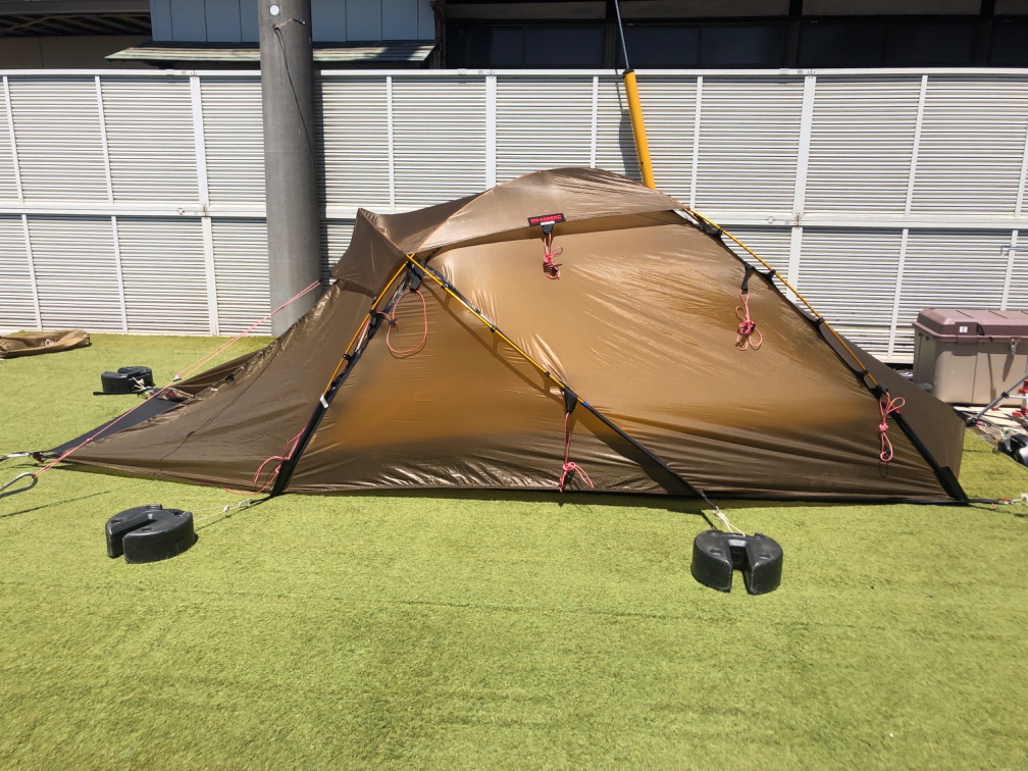 長期で使えるソロテント！ヒルバーグ「ヤヌー（JANNU）サンドカラー