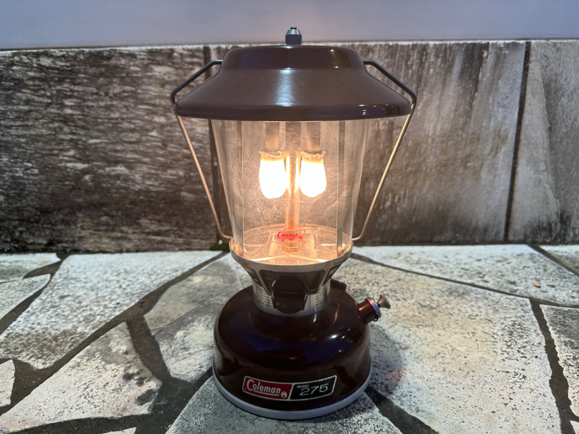 coleman(コールマン)1976年3月製 275!!希少形状のテーパーグローブ搭載