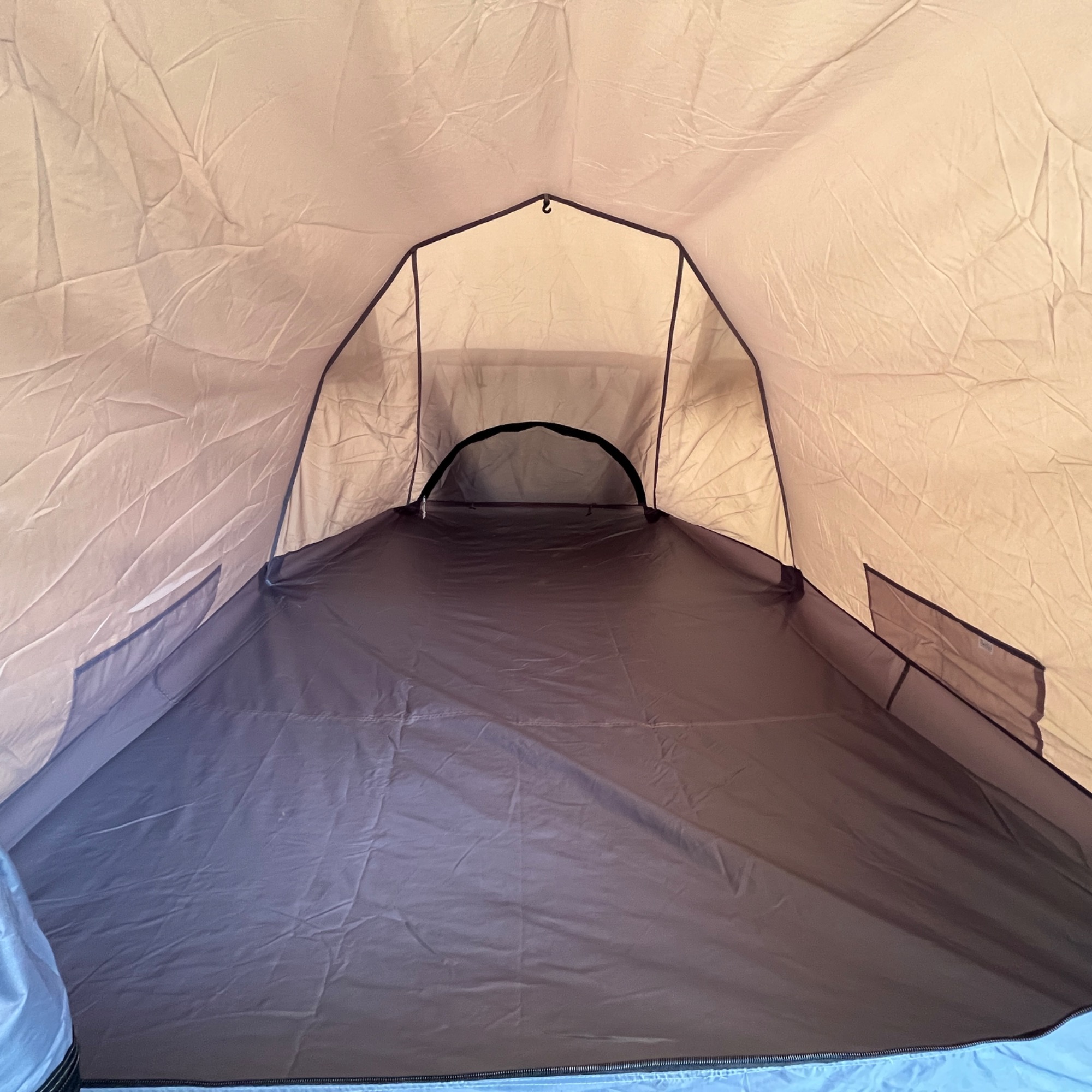 ソロキャンでも2ルームの快適さを！DODのカマボコテントソロTC