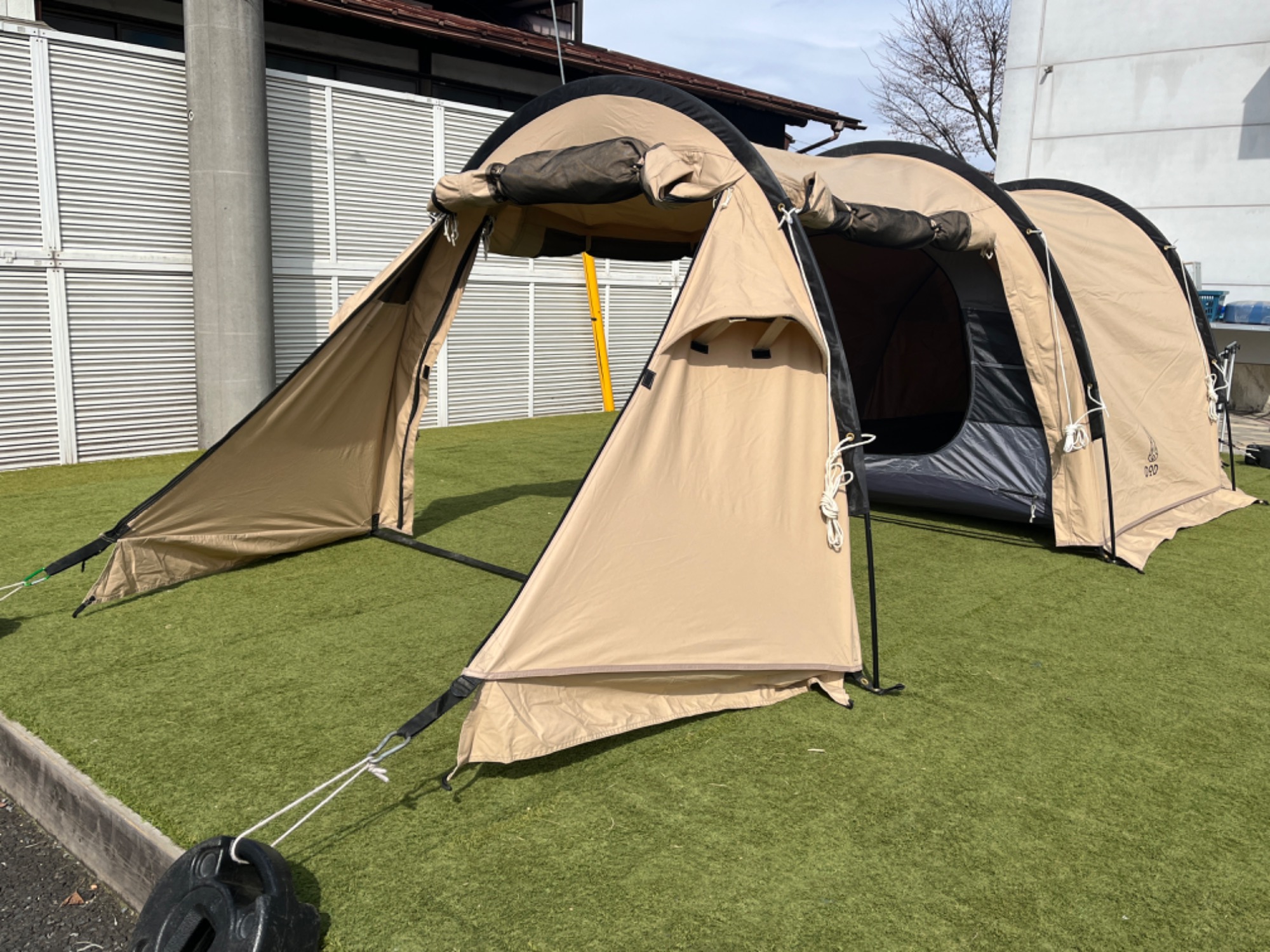 ソロキャンでも2ルームの快適さを！DODのカマボコテントソロTC