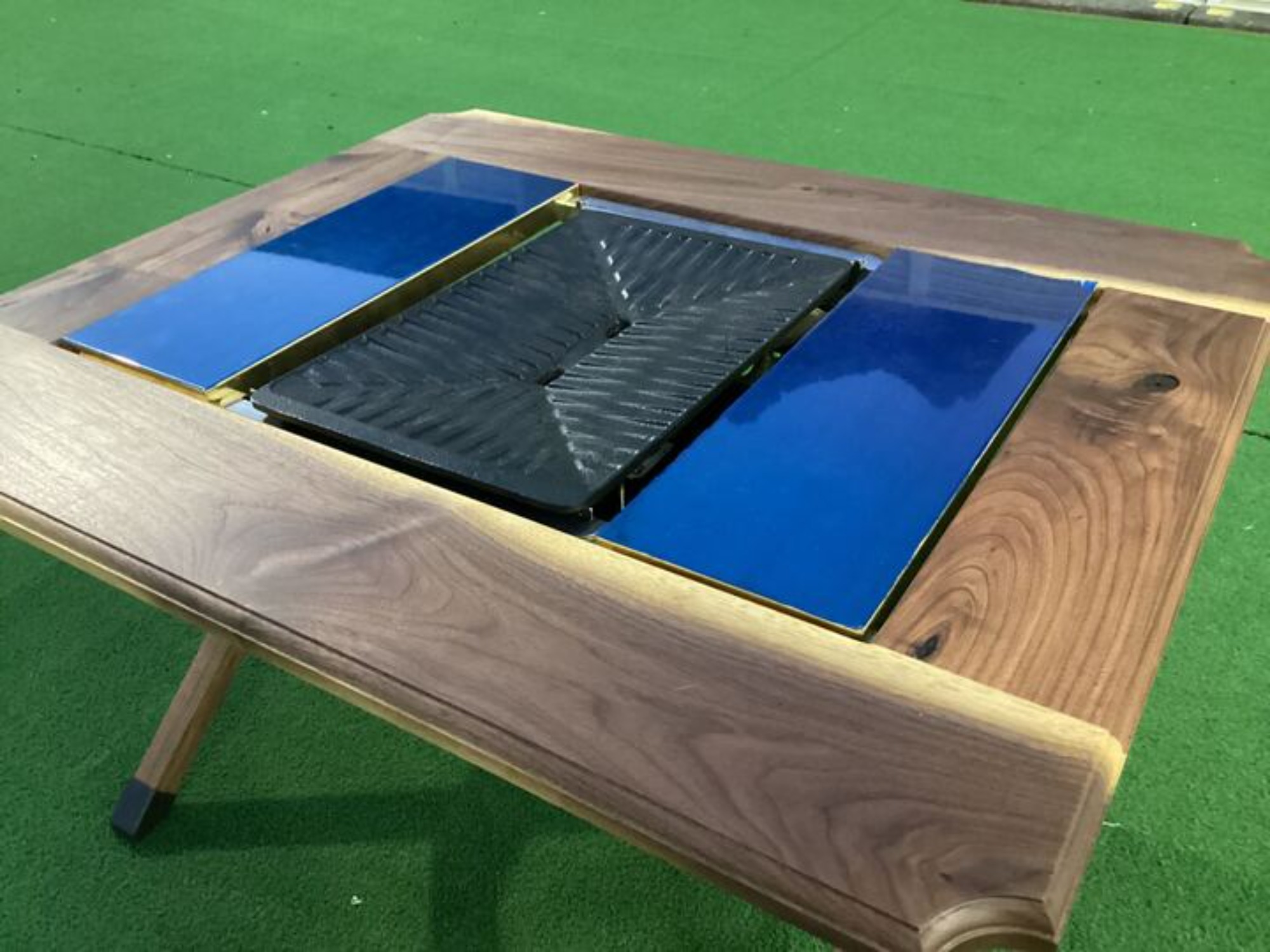 OLD MOUNTAINとNORAsのコラボで生まれた至極の逸品、NORAsフレーム