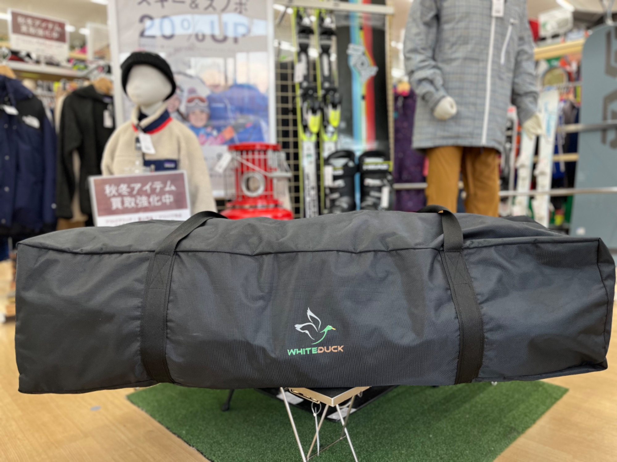 被らないロッジテント！ホワイトダックアウトドアのスプリングバー