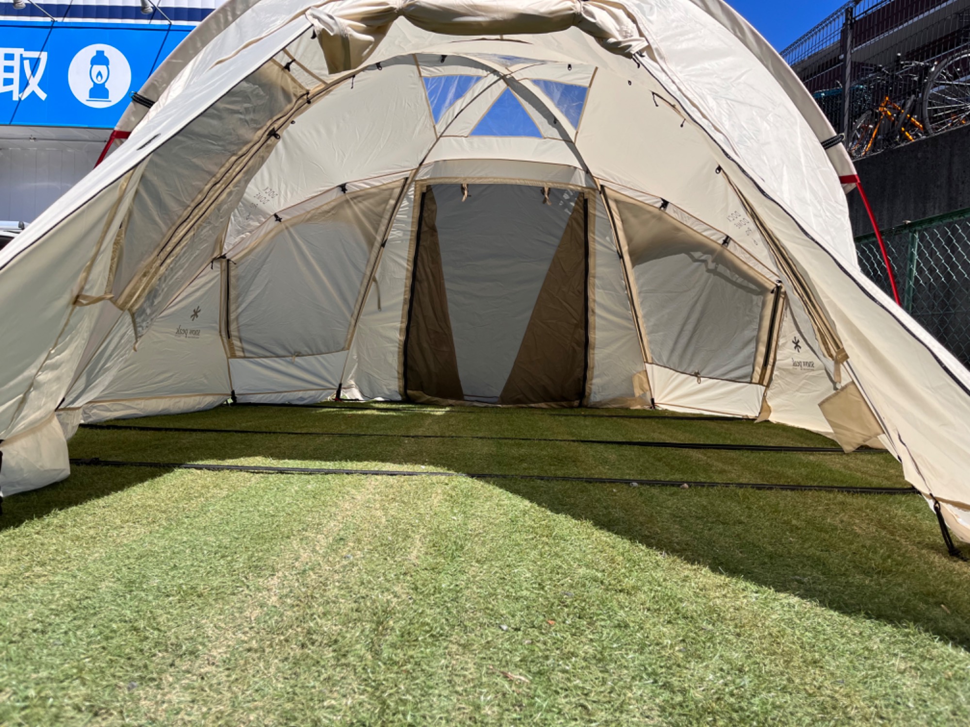 ドックドーム pro.6 アイボリーで高級感のあるキャンプを[2023.08.02