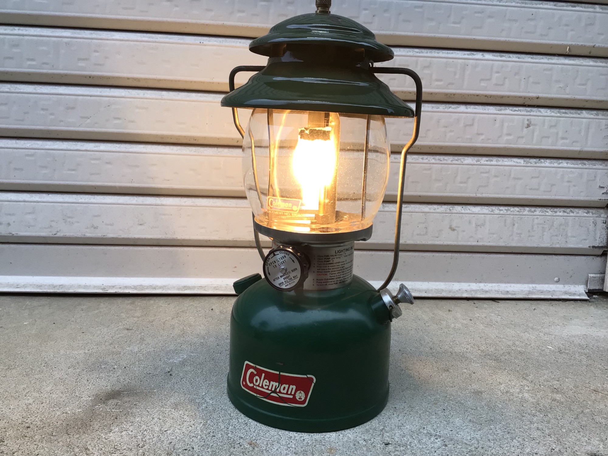 コールマンを代表するガソリンランタン！【200A700】[2022.09.07発行