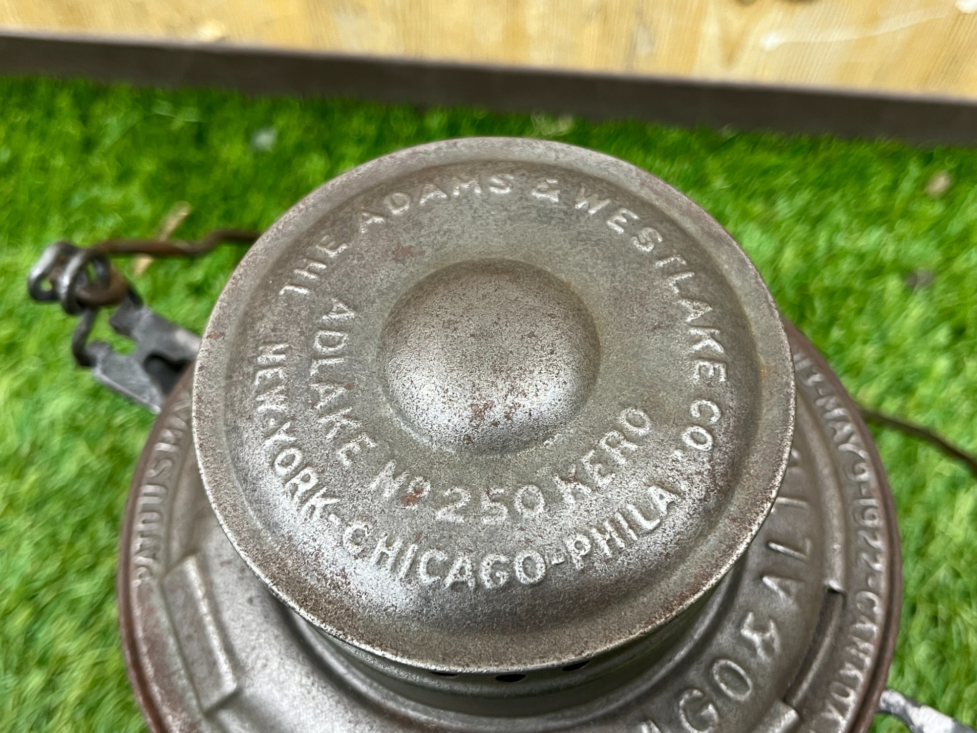 ヴィンテージ感満載！アドレイクのレイルロードランタン「KERO250