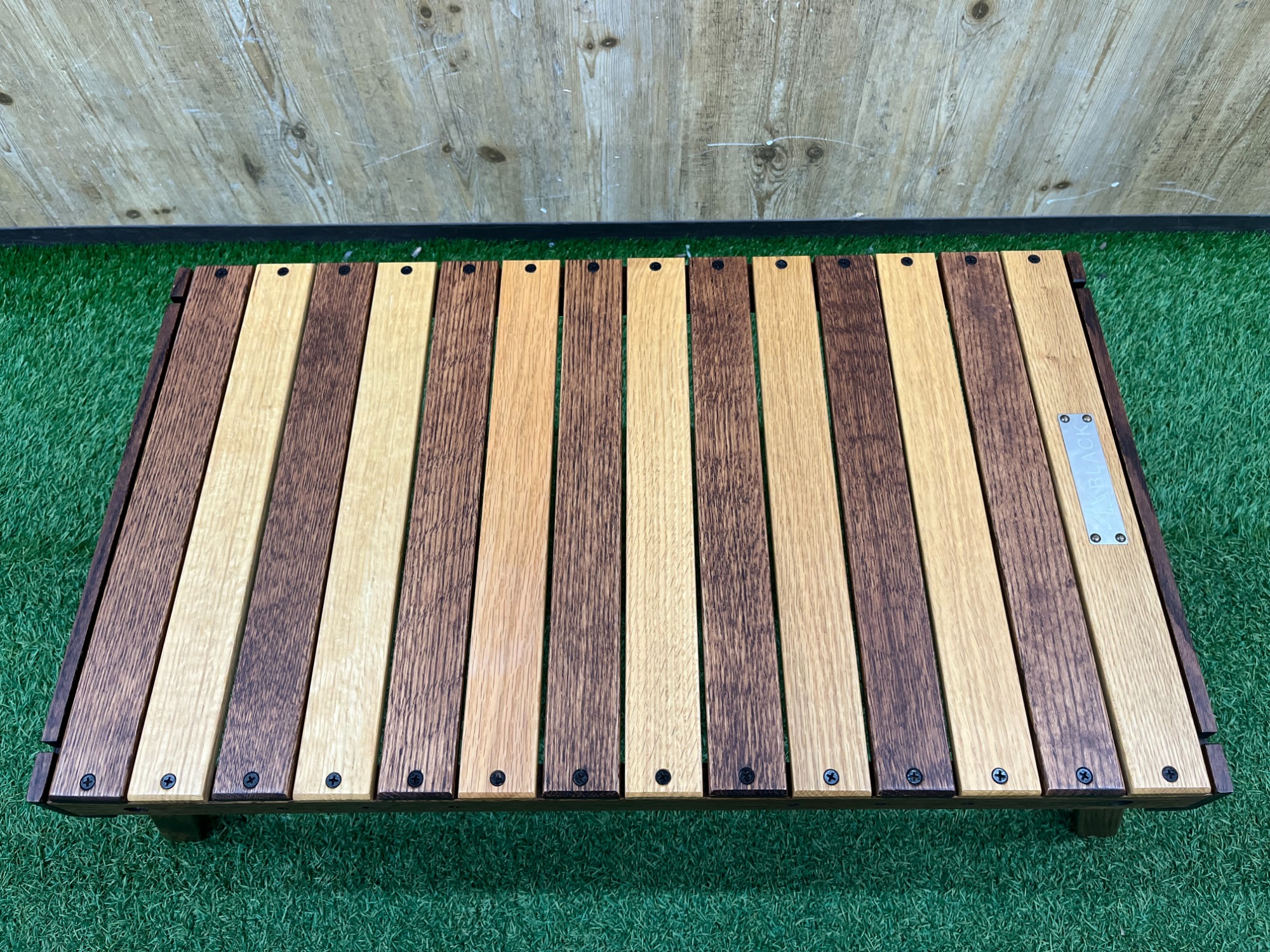 ソロやデュオ使用におすすめ！ブラックデザインのハレテーブルが入荷