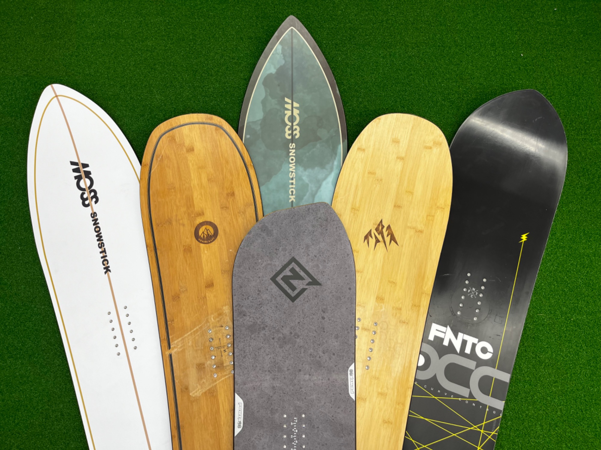 乗ってみなァ！？飛ぶぞォ！バイヤー厳選パウダーボードの紹介