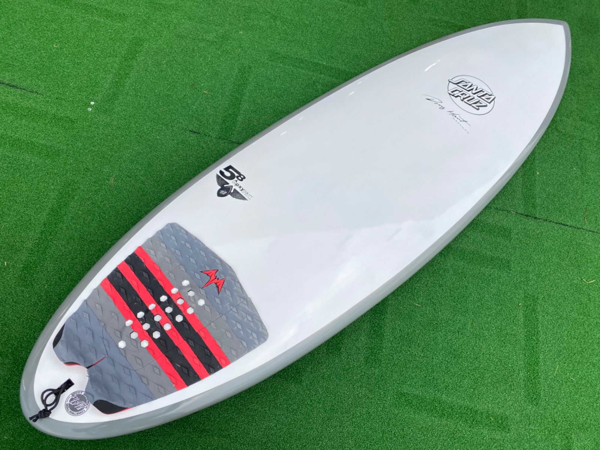 サンタクルーズのパンプキンLTD5'8入荷。マリアのグラフィックが心躍る