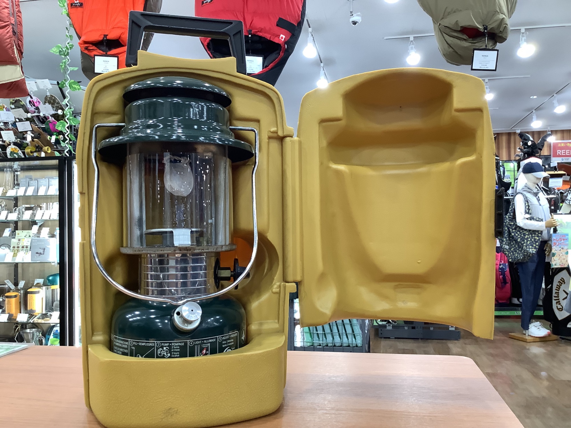 コールマン【イージーライト325A】専用クラムシェルケースも付いてお得