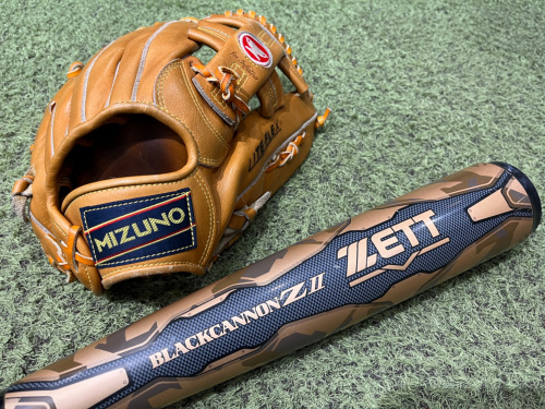 貴重なミズノ復刻赤カップの硬式グローブなど、新入荷2点をご紹介し