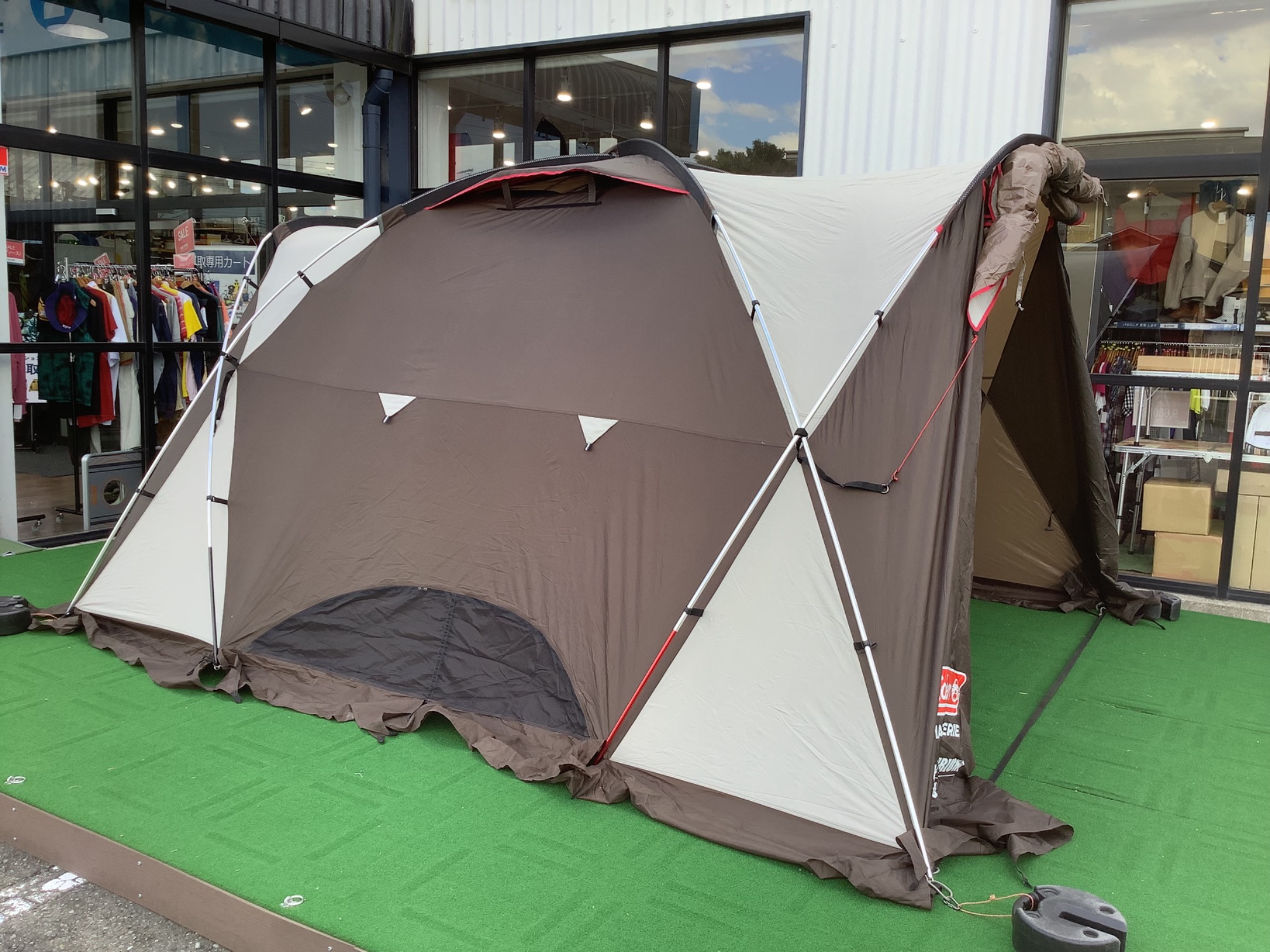 居住性と開放感に優れたドームテント。コールマンの4Sワイド2