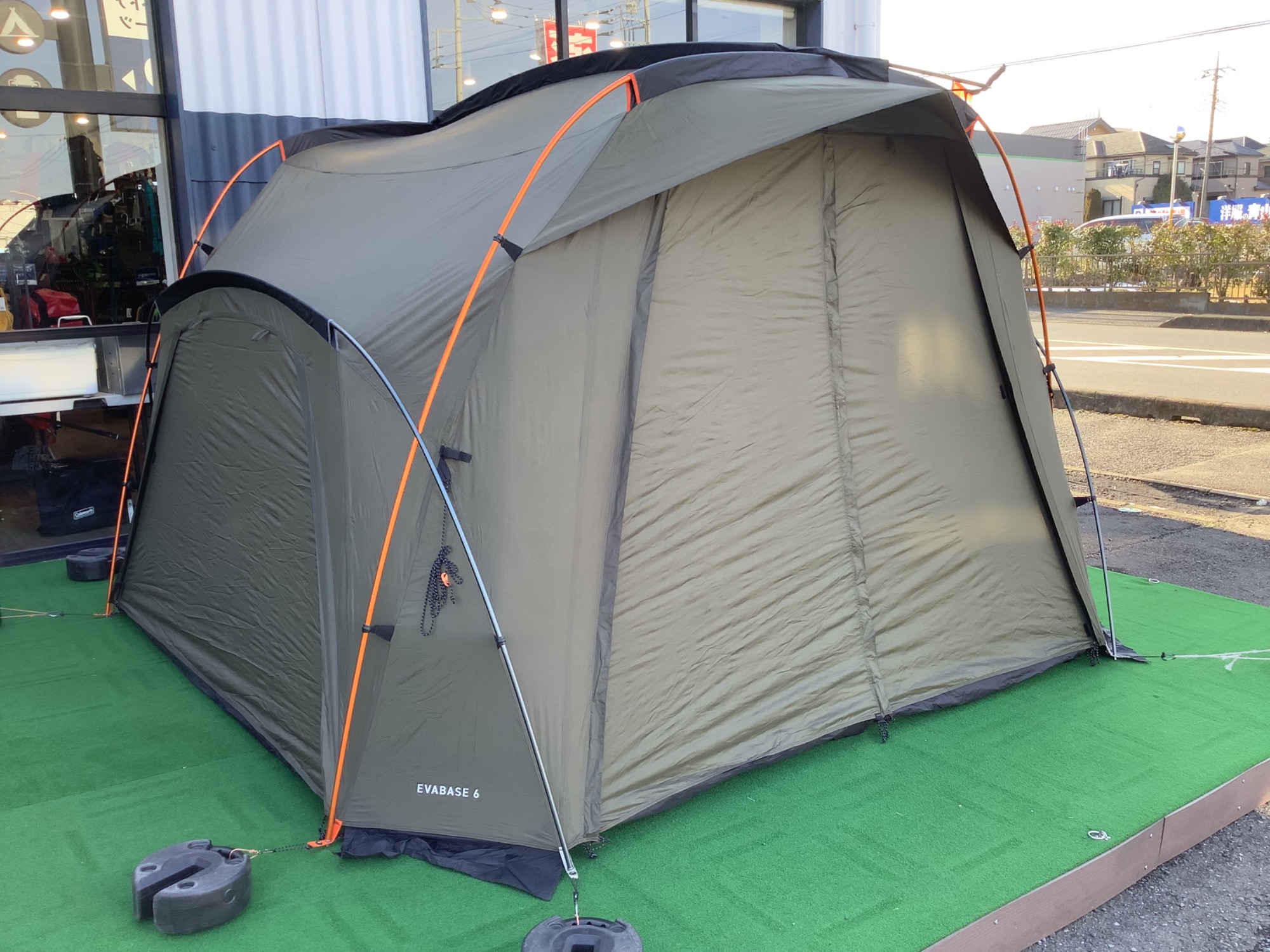 初心者にもおすすめ！大人気・ノースフェイスのエバベース6をご紹介