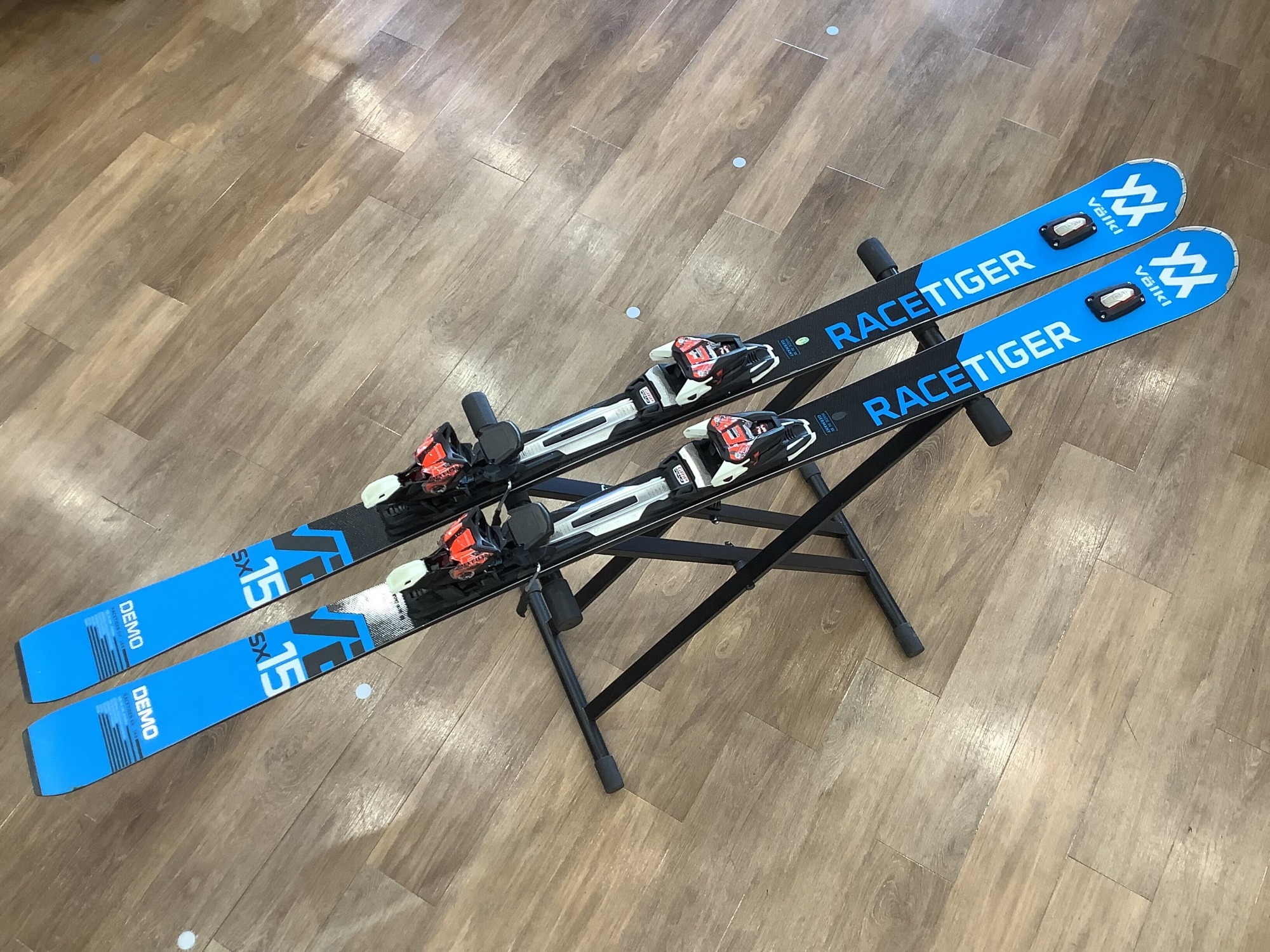 Völkl Racetiger SX 16 デモスキー Völkl Racetiger SX 16 デモスキー