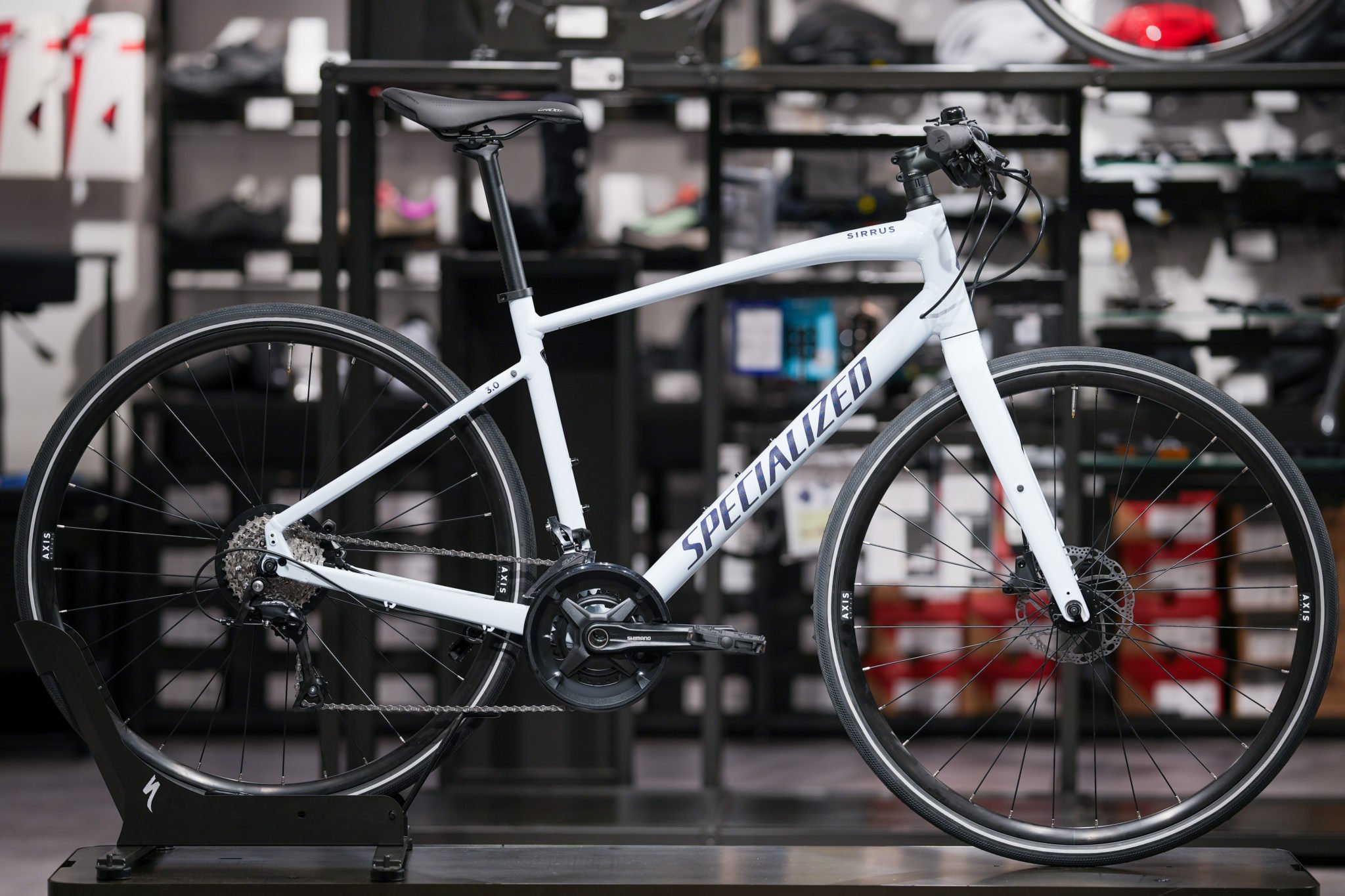 普段使いから長距離サイクリングまで楽しめる！クロスバイク「SIRRUS