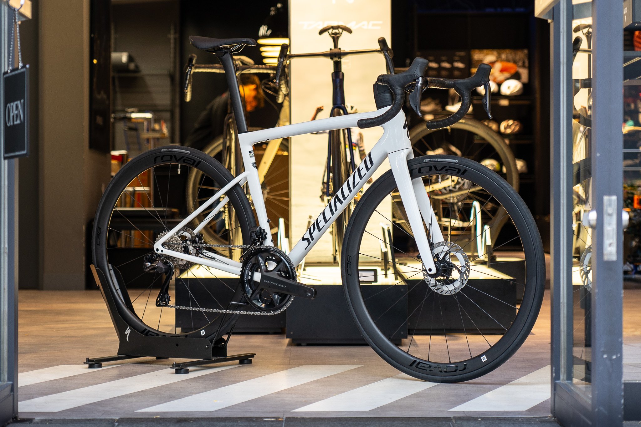 カーボンロードバイクデビューで妥協ない一台を選ぶならTarmac SL8